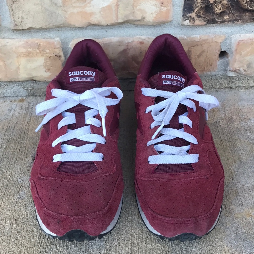Saucony maroon sneaker
